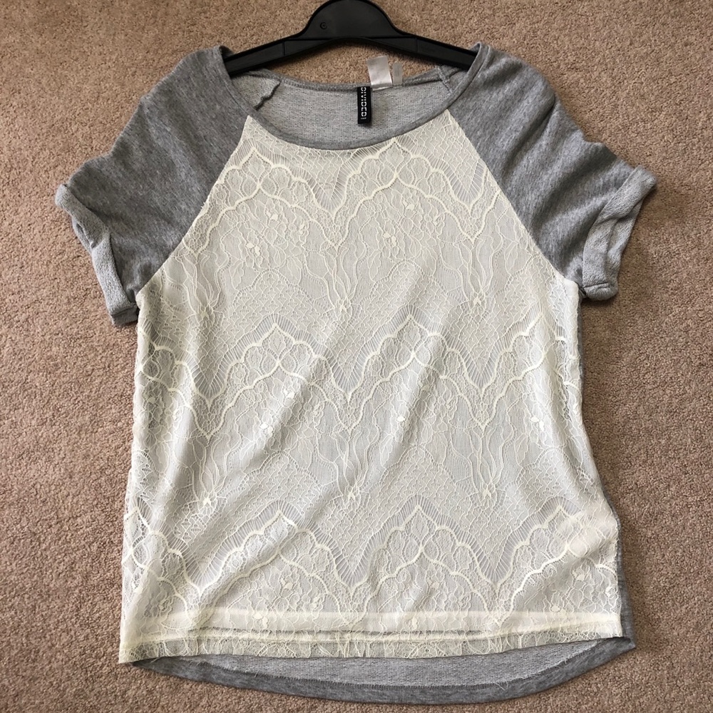 H&M Divided Cute lace detail casual top